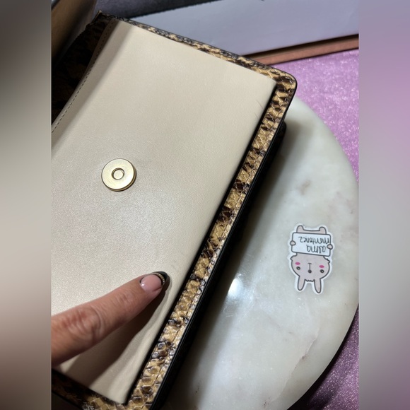 Coach Coach Women's Klare Crossbody Shoulder/ crossbody Leather Handbag EUC - Picture 12 of 17